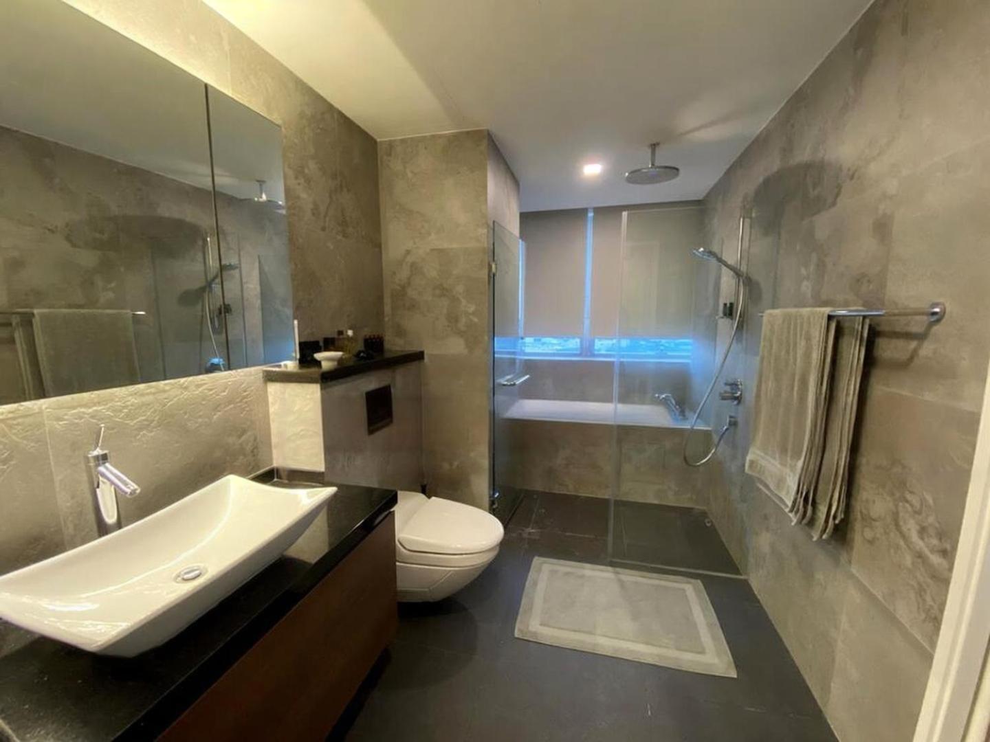 Super High Floor With 3 Bedroom - 60 Floor Singapore